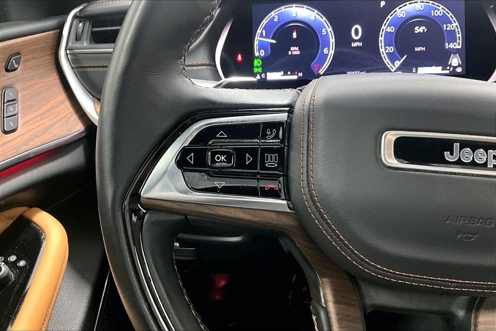 2022 Jeep Grand Cherokee Summit