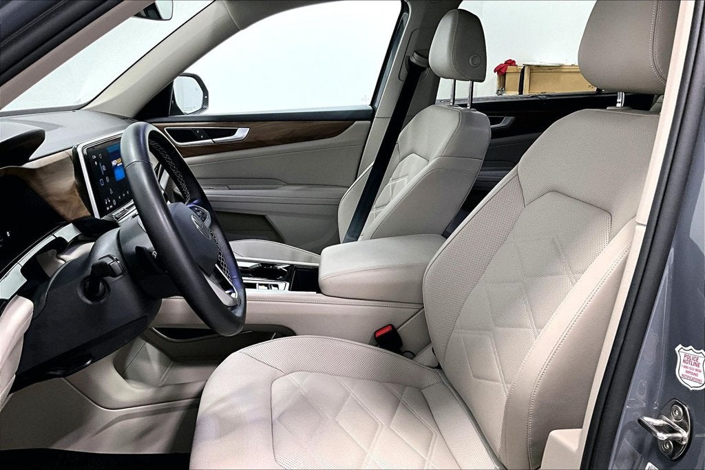 2025 Volkswagen Atlas 2.0T SE w/Technology