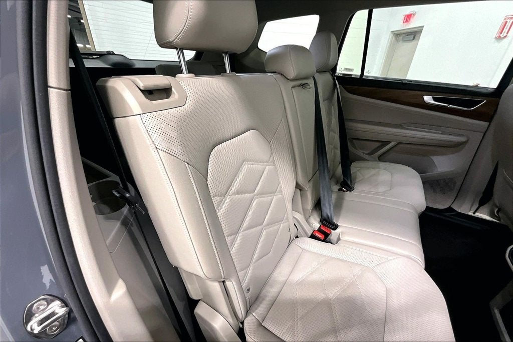 2025 Volkswagen Atlas 2.0T SE w/Technology