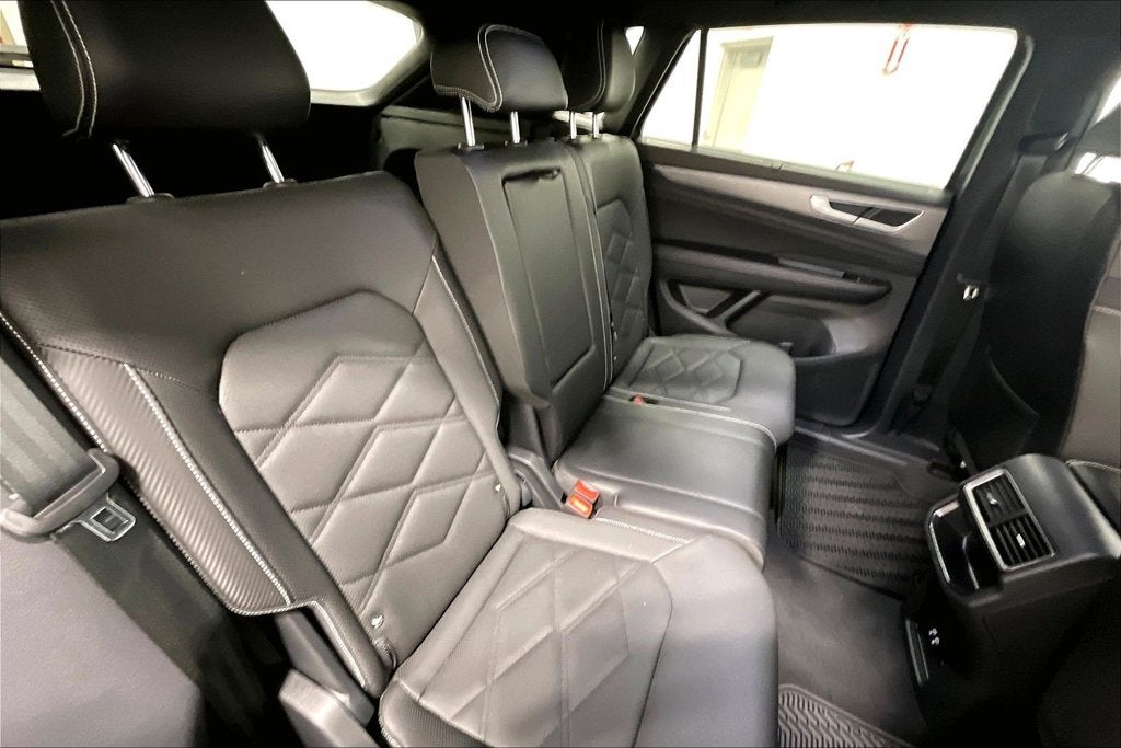 2025 Volkswagen Atlas Cross Sport 2.0T SE w/Technology