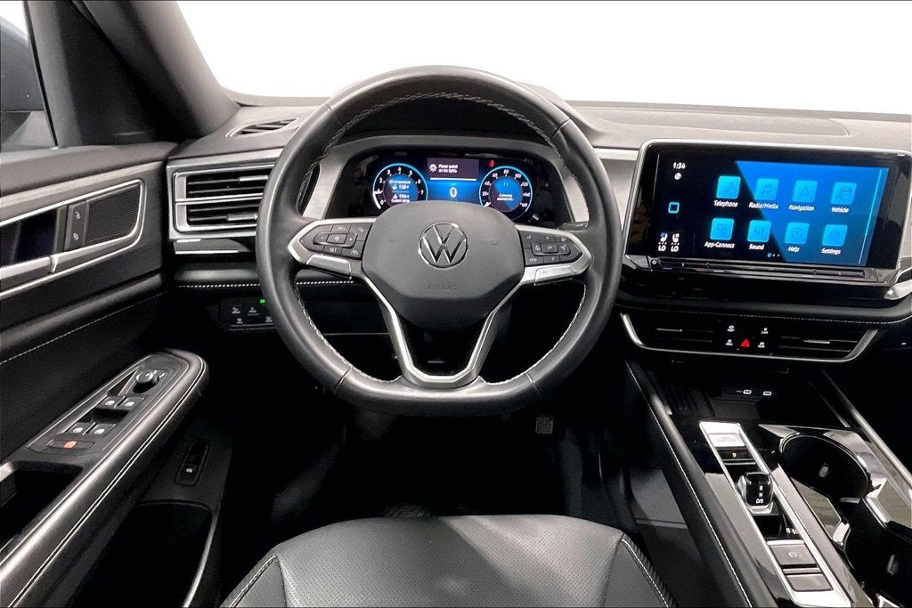 2025 Volkswagen Atlas Cross Sport 2.0T SE w/Technology