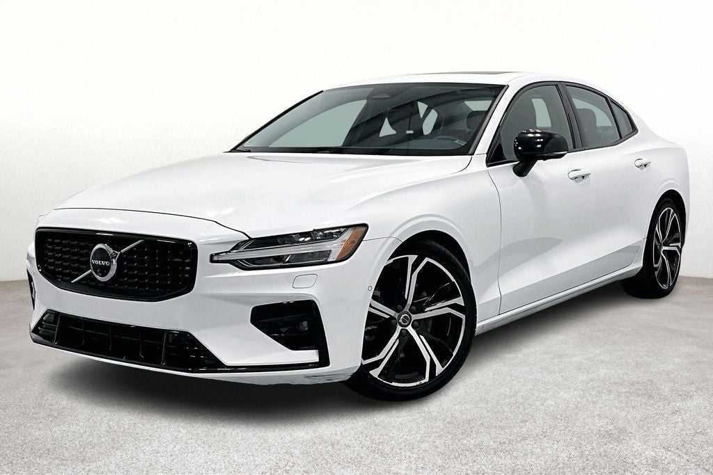 2024 Volvo S60 B5 Plus Dark Theme