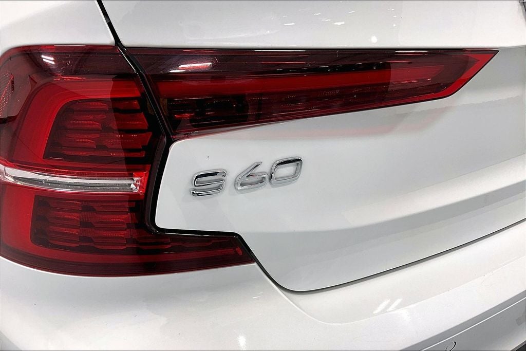 2024 Volvo S60 B5 Plus Dark Theme