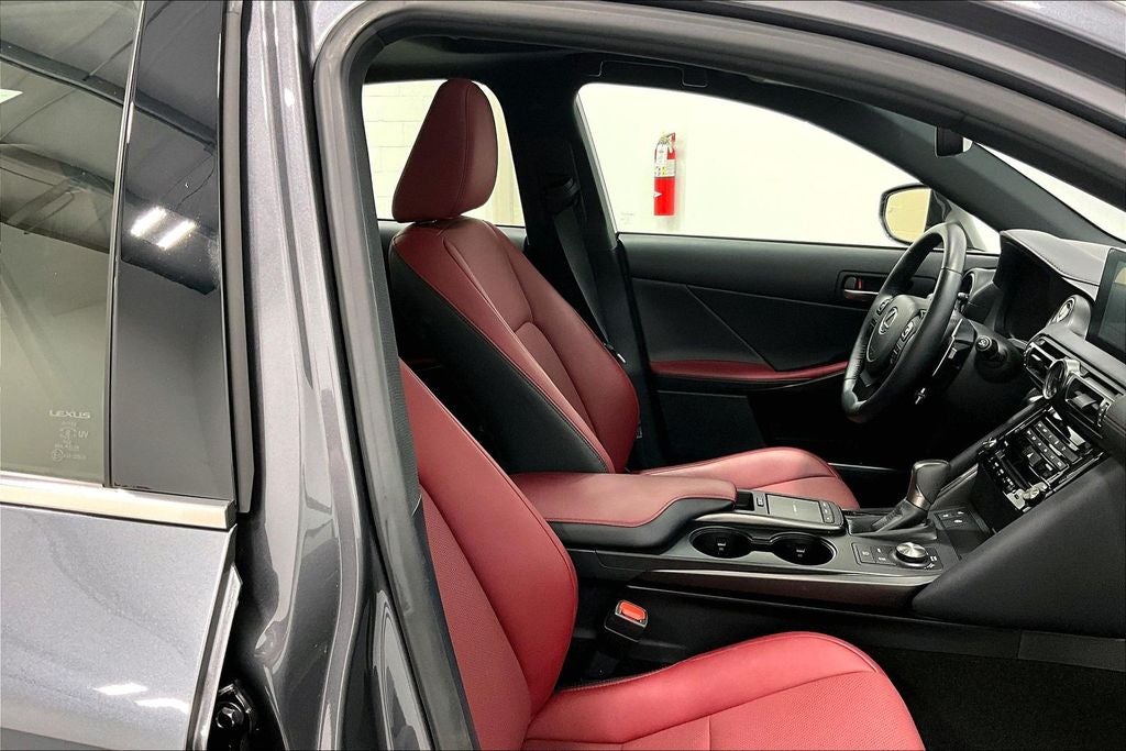 2024 Lexus IS 300