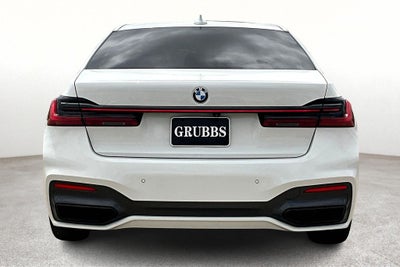 2022 BMW 7 Series 740i