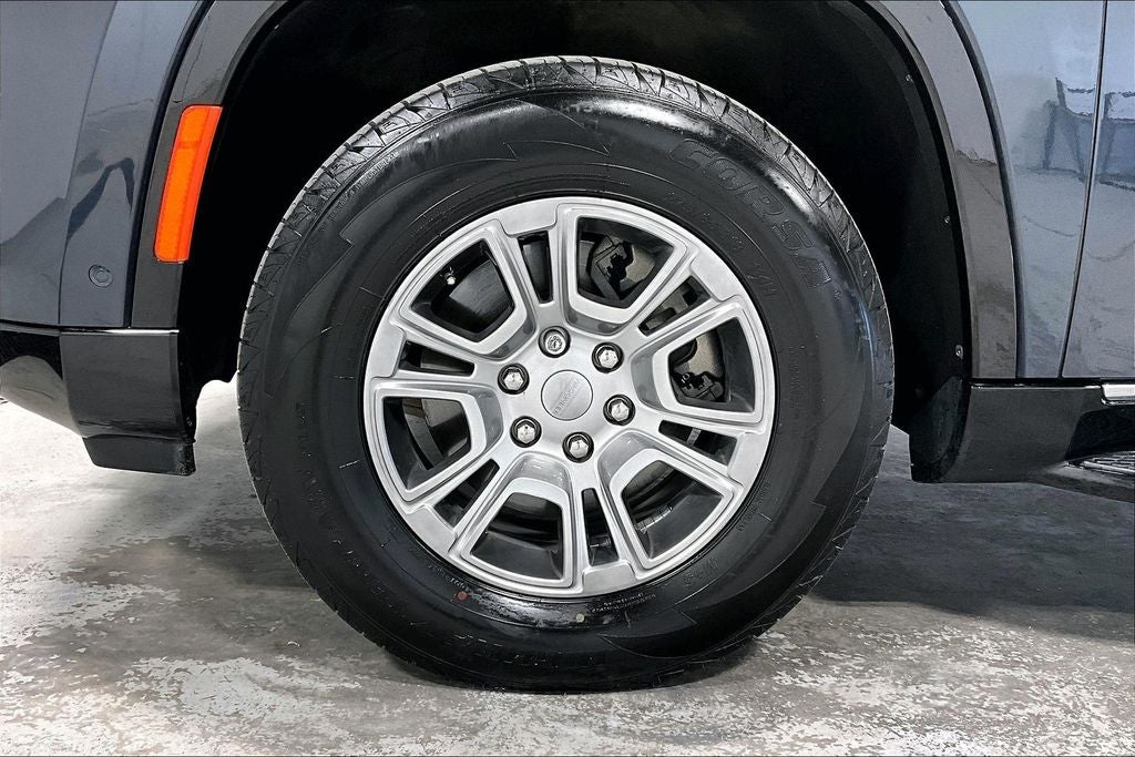 2023 Jeep Wagoneer Base