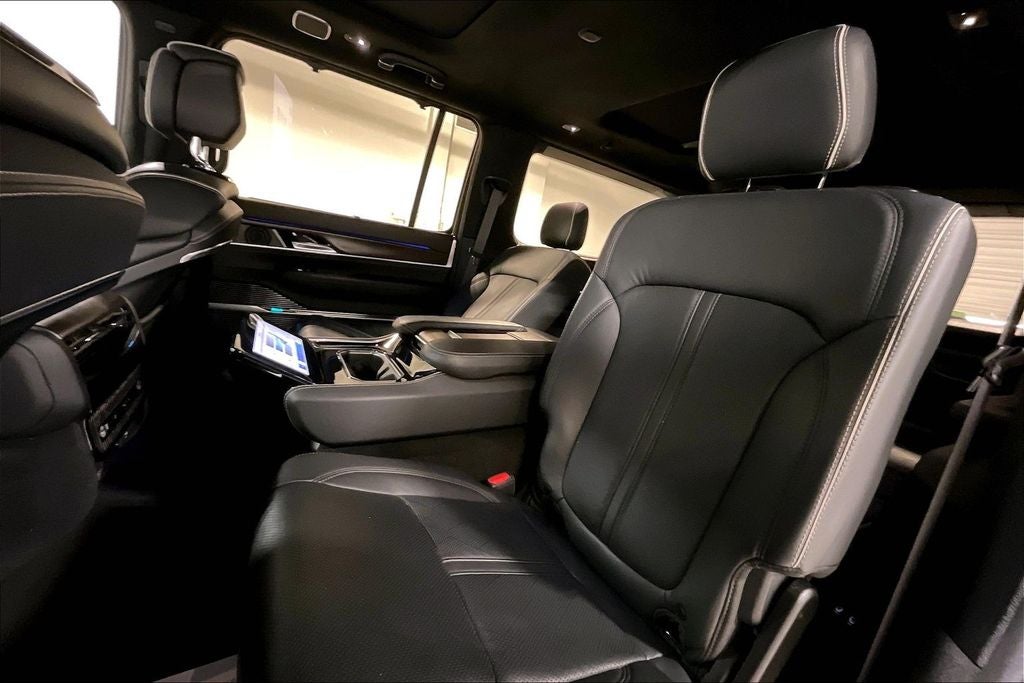 2022 Jeep Grand Wagoneer Series II