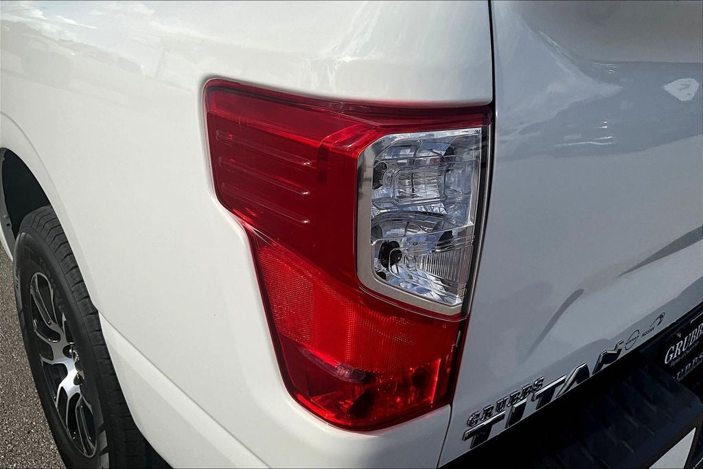 2023 Nissan Titan SV