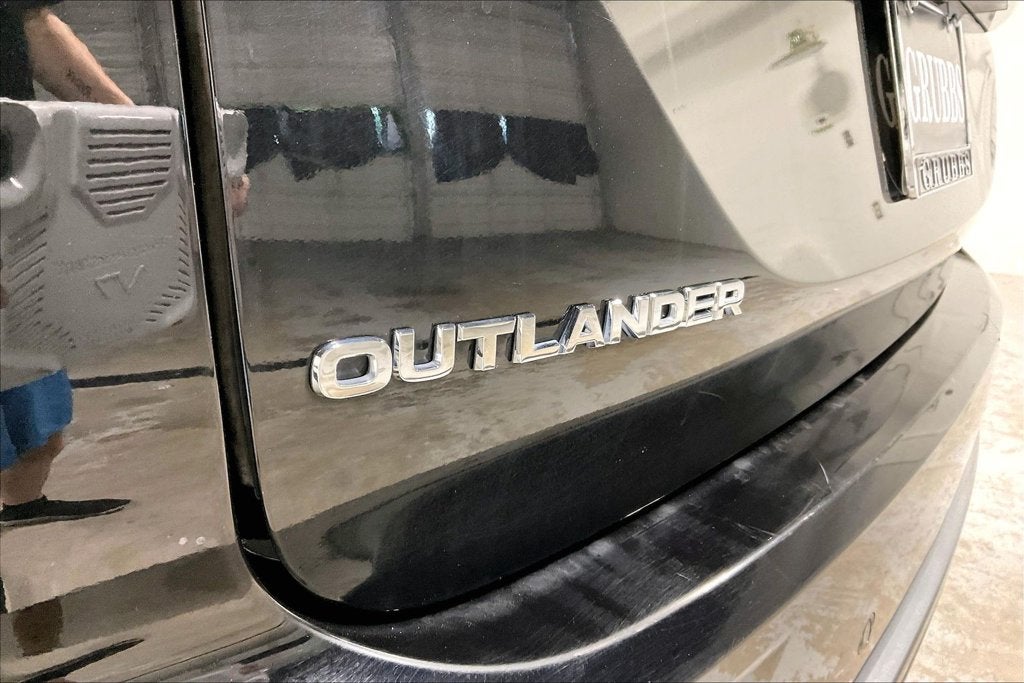 2025 Mitsubishi Outlander SE