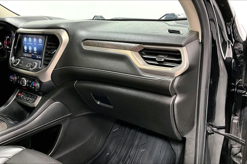 2022 GMC Acadia Denali