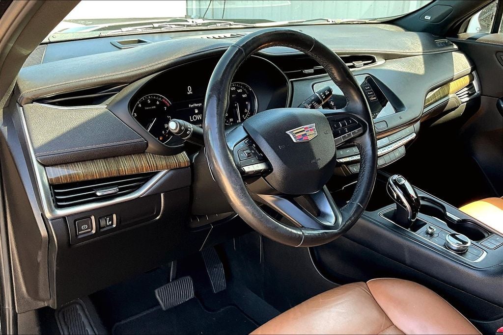 2021 Cadillac XT4 Premium Luxury