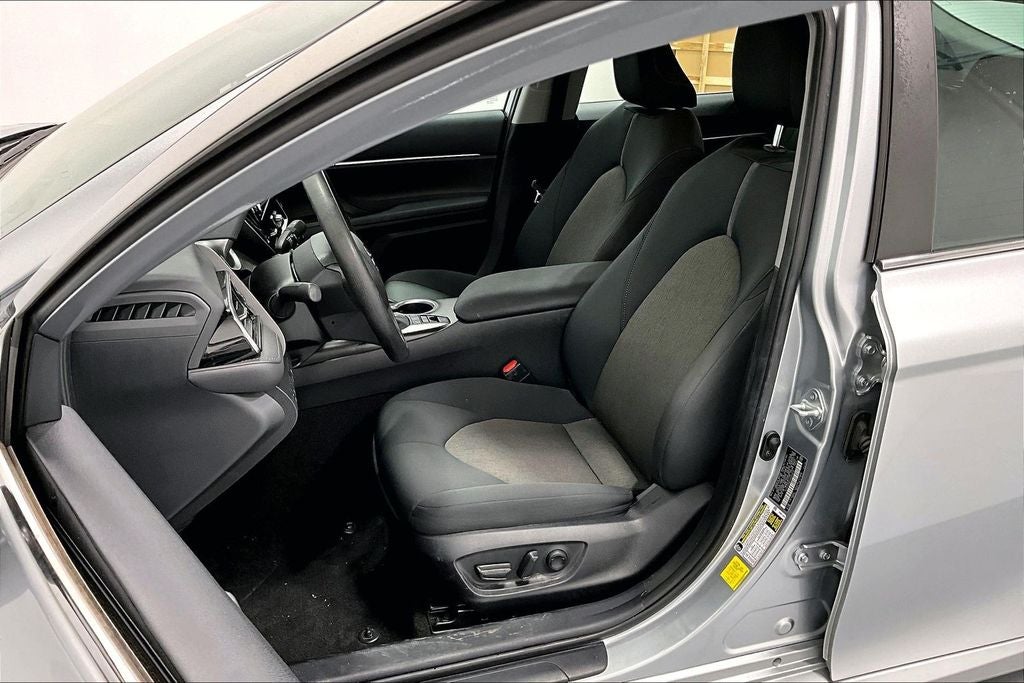 2023 Toyota Camry Hybrid LE