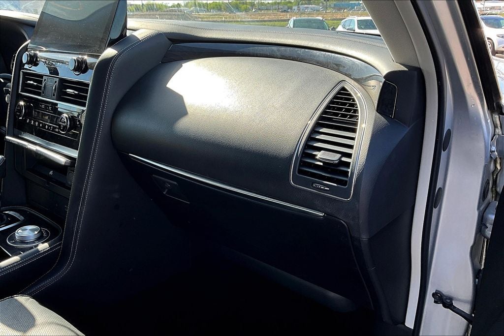 2022 INFINITI QX80 LUXE