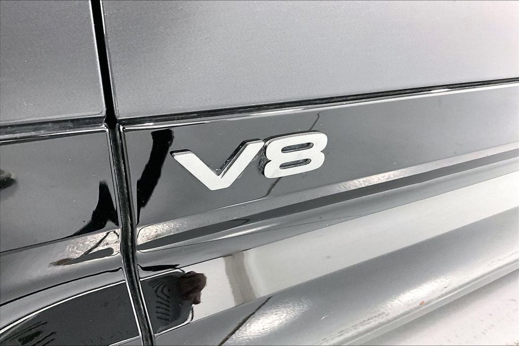 2024 Land Rover Defender 110 Carpathian Edition