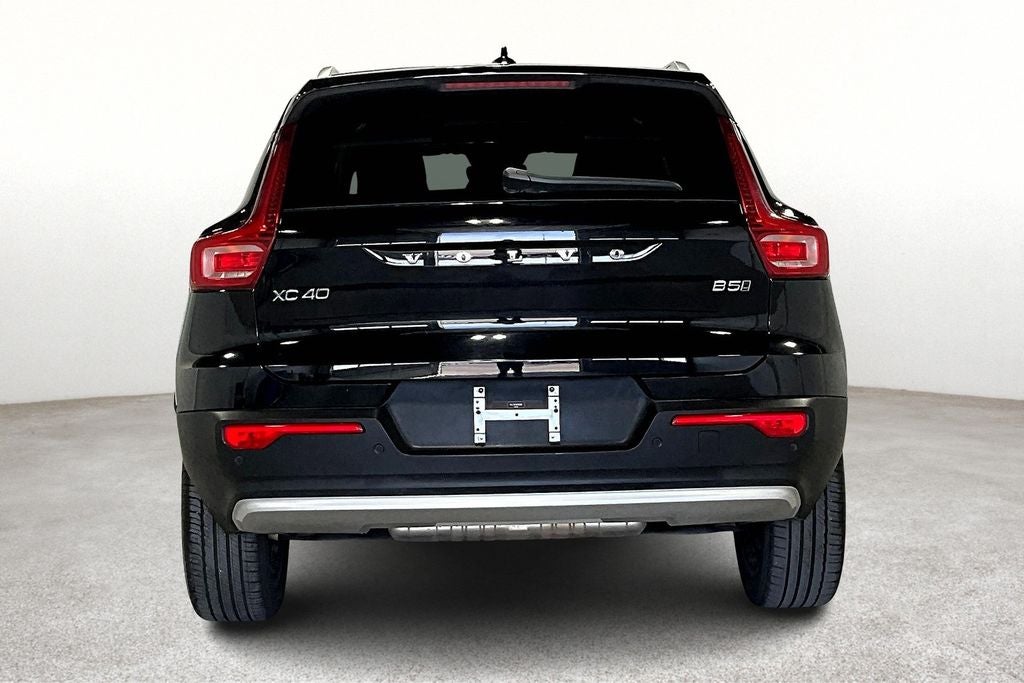2024 Volvo XC40 B5 Plus Bright Theme