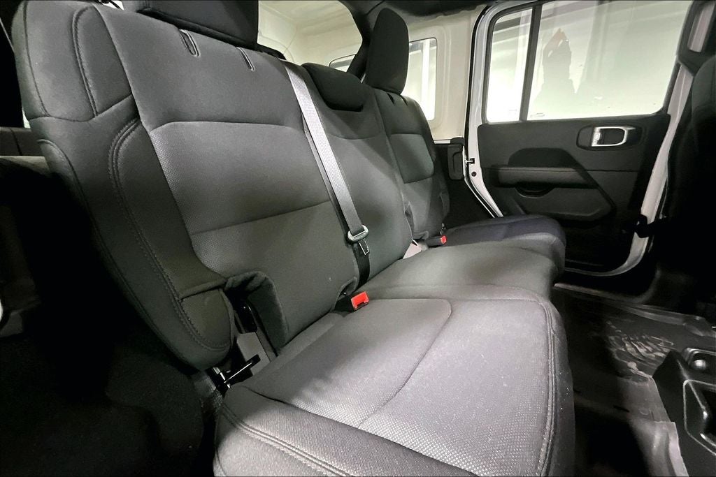 2023 Jeep Wrangler 4-Door Sahara 4x4