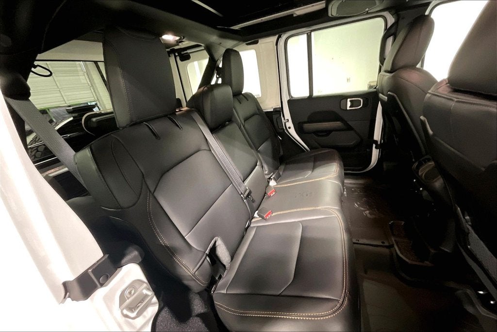 2027 Jeep Wrangler WRANGLER 4-DOOR SAHARA