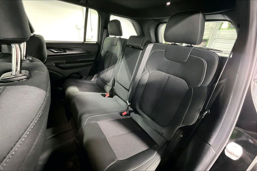 2026 Jeep Grand Cherokee GRAND CHEROKEE LAREDO X 4X2