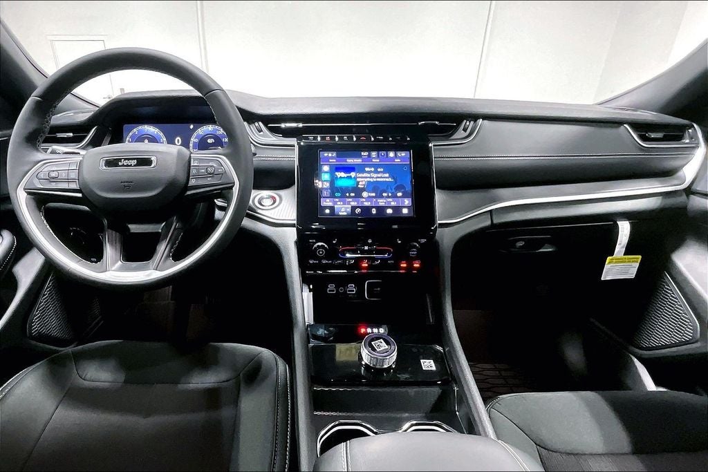 2026 Jeep Grand Cherokee GRAND CHEROKEE LAREDO X 4X2