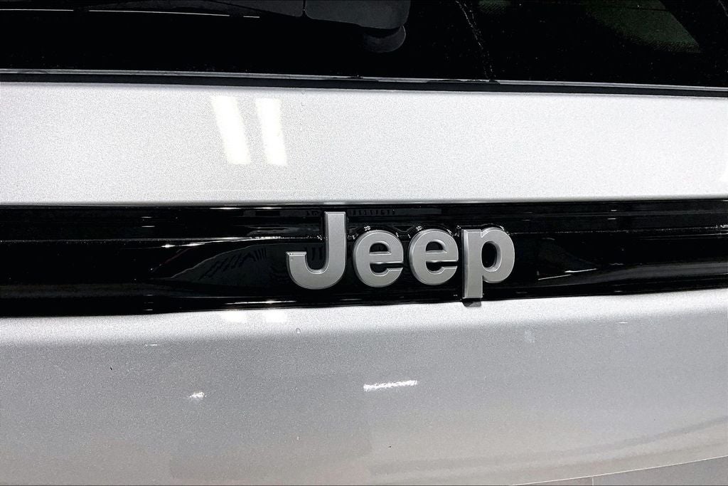 2026 Jeep Grand Cherokee GRAND CHEROKEE LAREDO X 4X2