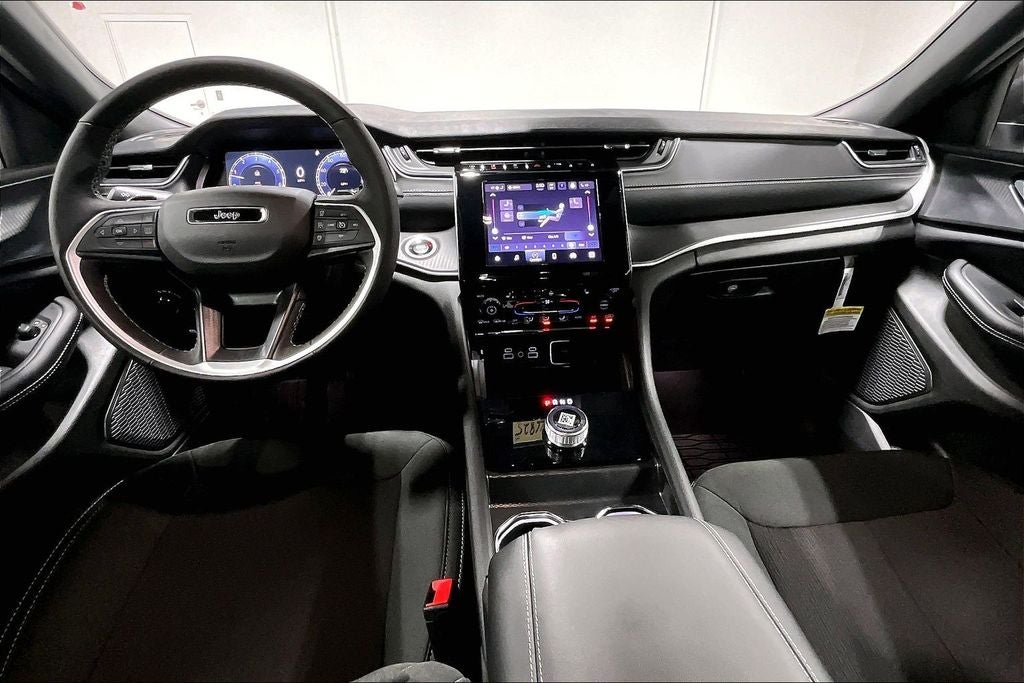 2026 Jeep Grand Cherokee GRAND CHEROKEE LAREDO X 4X2