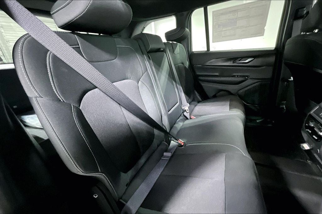 2026 Jeep Grand Cherokee GRAND CHEROKEE LAREDO X 4X2