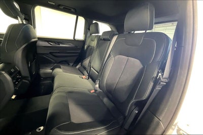 2025 Jeep Grand Cherokee GRAND CHEROKEE LAREDO X 4X2