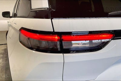 2025 Jeep Grand Cherokee GRAND CHEROKEE LAREDO X 4X2