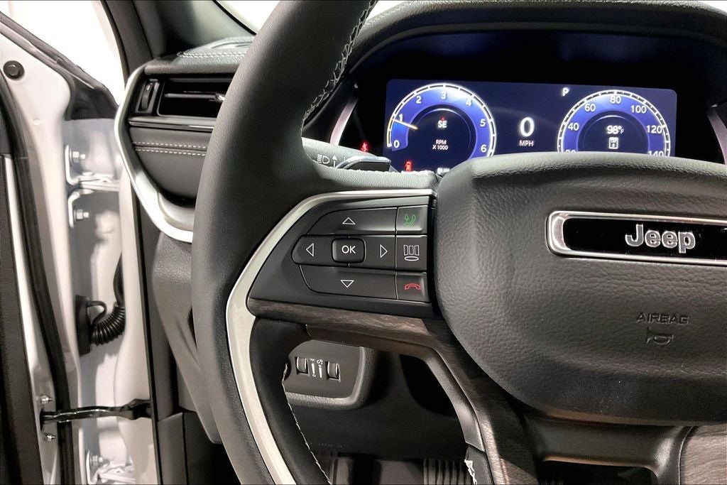 2026 Jeep Grand Cherokee GRAND CHEROKEE LAREDO ALTITUDE 4X2