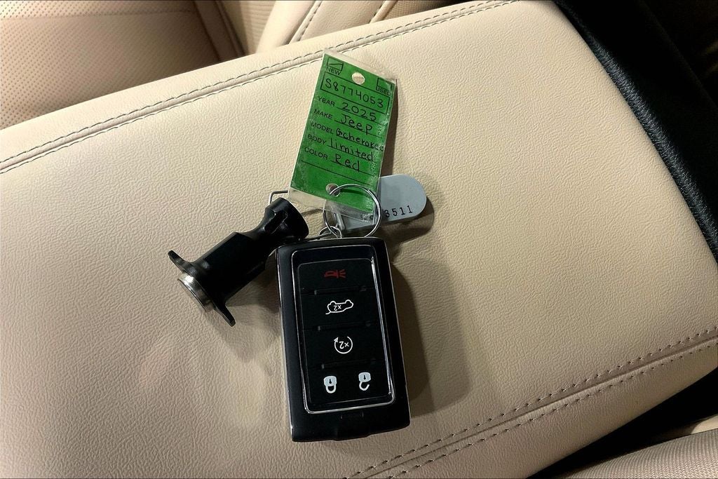 2025 Jeep Grand Cherokee GRAND CHEROKEE LIMITED 4X2