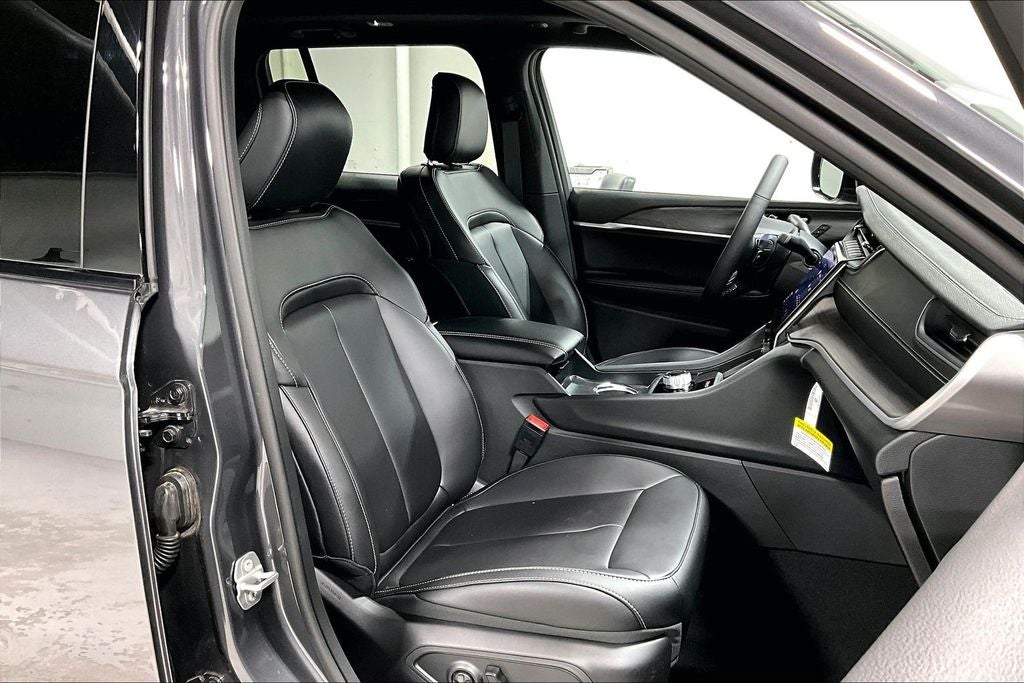 2025 Jeep Grand Cherokee Limited 4x2