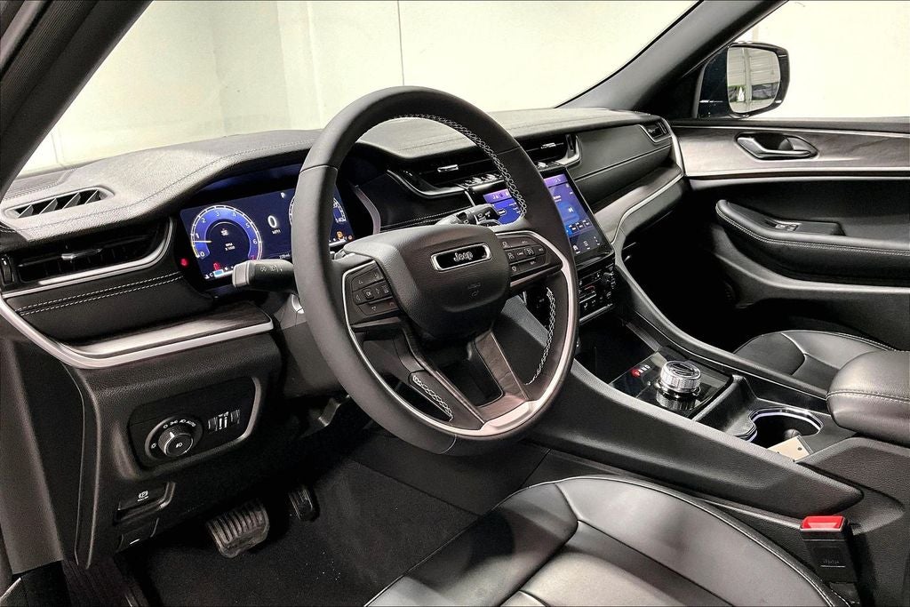 2025 Jeep Grand Cherokee Limited 4x2