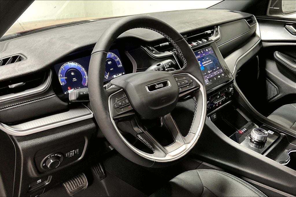 2025 Jeep Grand Cherokee GRAND CHEROKEE LAREDO X 4X4