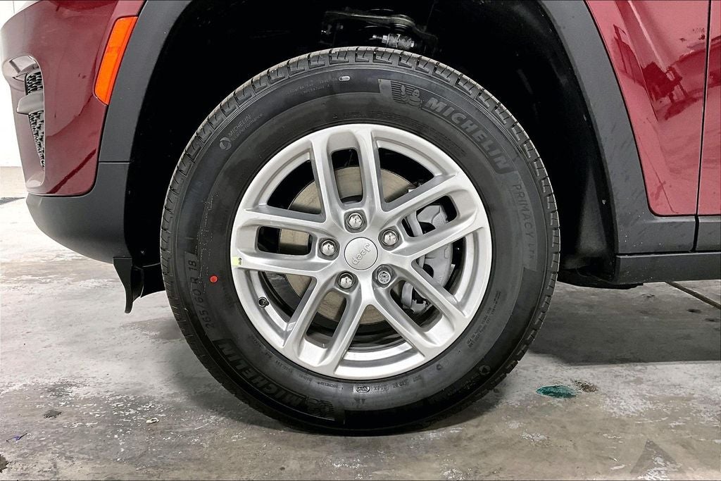 2025 Jeep Grand Cherokee GRAND CHEROKEE LAREDO X 4X4