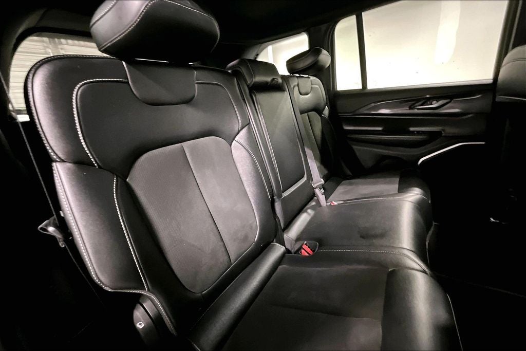 2022 Jeep Grand Cherokee Altitude 4x4