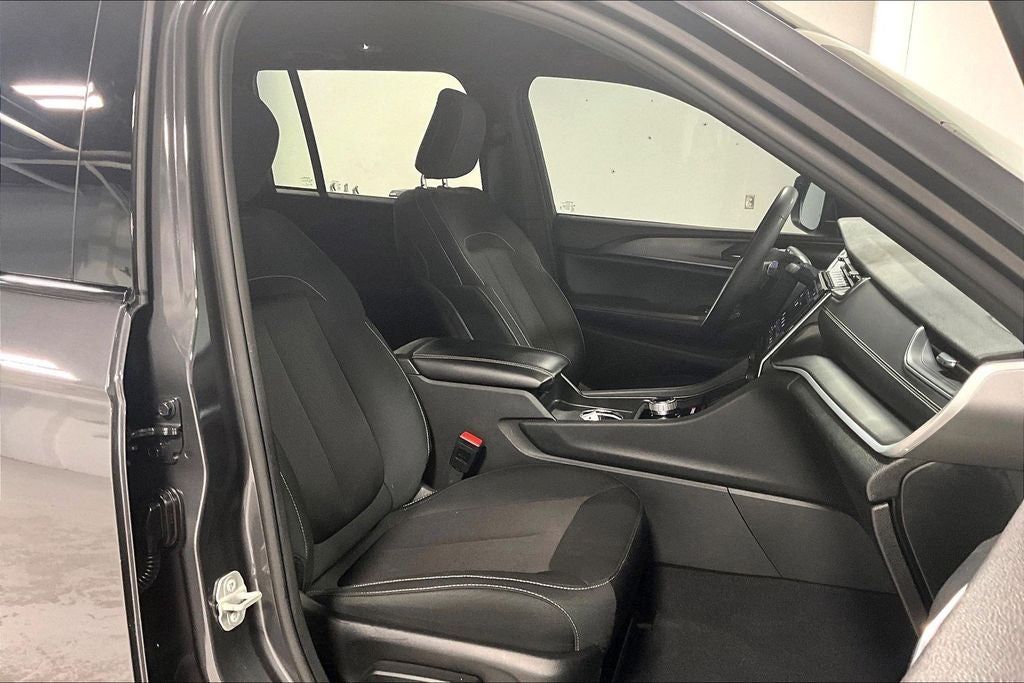 2024 Jeep Grand Cherokee Laredo 4x4