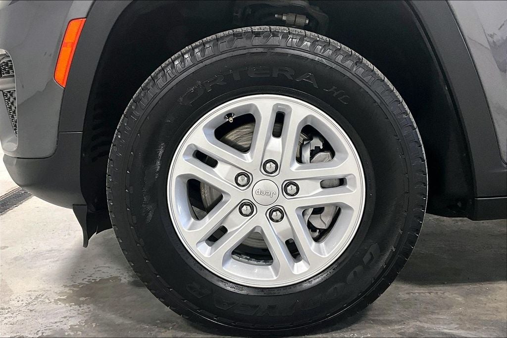 2024 Jeep Grand Cherokee Laredo 4x4