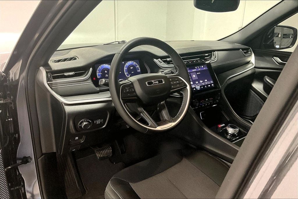 2024 Jeep Grand Cherokee Laredo 4x4