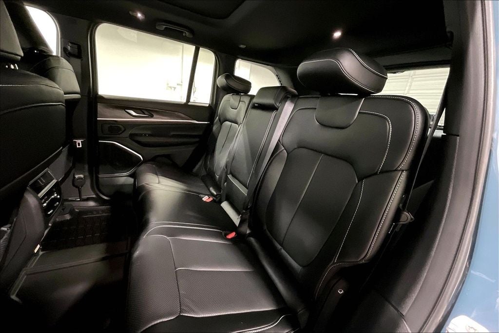 2027 Jeep Grand Cherokee GRAND CHEROKEE LIMITED RESERVE 4X4