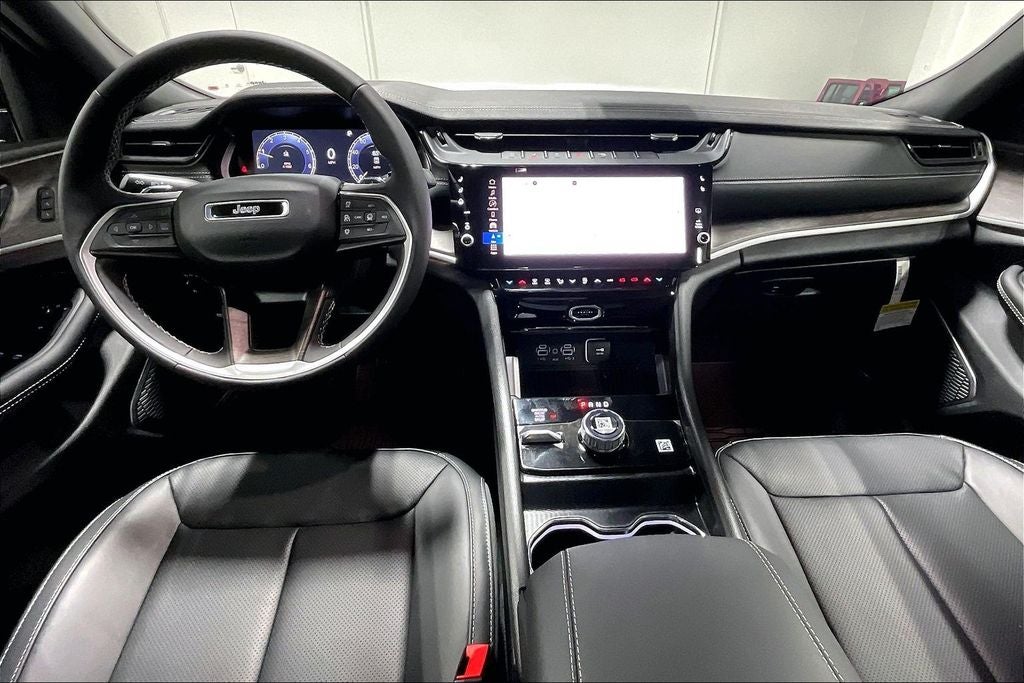 2027 Jeep Grand Cherokee GRAND CHEROKEE LIMITED RESERVE 4X4