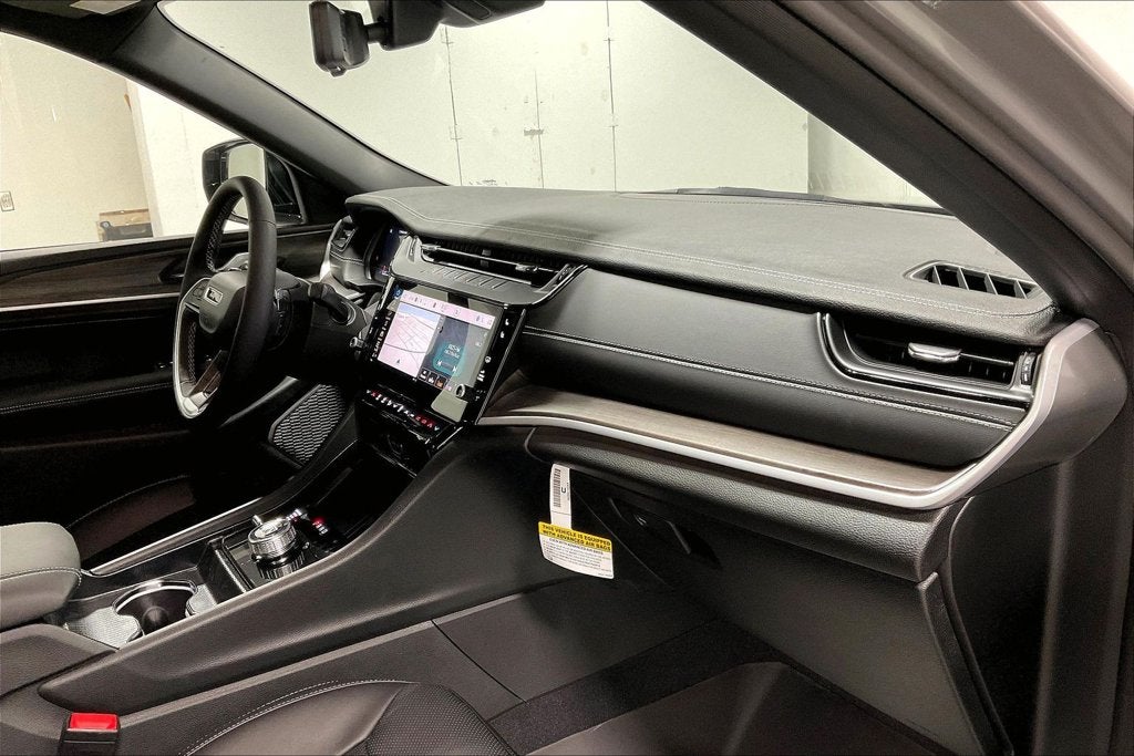 2027 Jeep Grand Cherokee GRAND CHEROKEE LIMITED RESERVE 4X4
