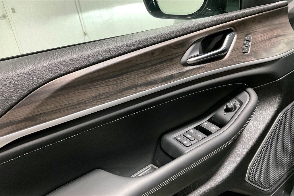 2027 Jeep Grand Cherokee GRAND CHEROKEE LIMITED RESERVE 4X4