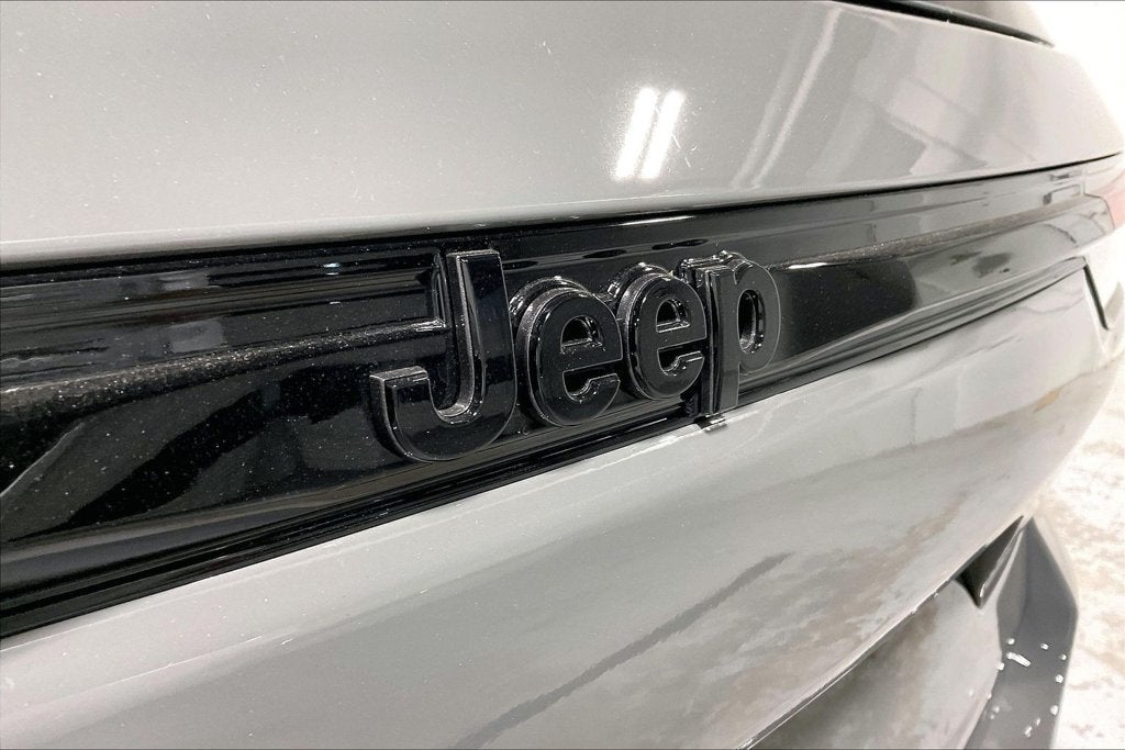 2027 Jeep Grand Cherokee GRAND CHEROKEE LIMITED RESERVE 4X4
