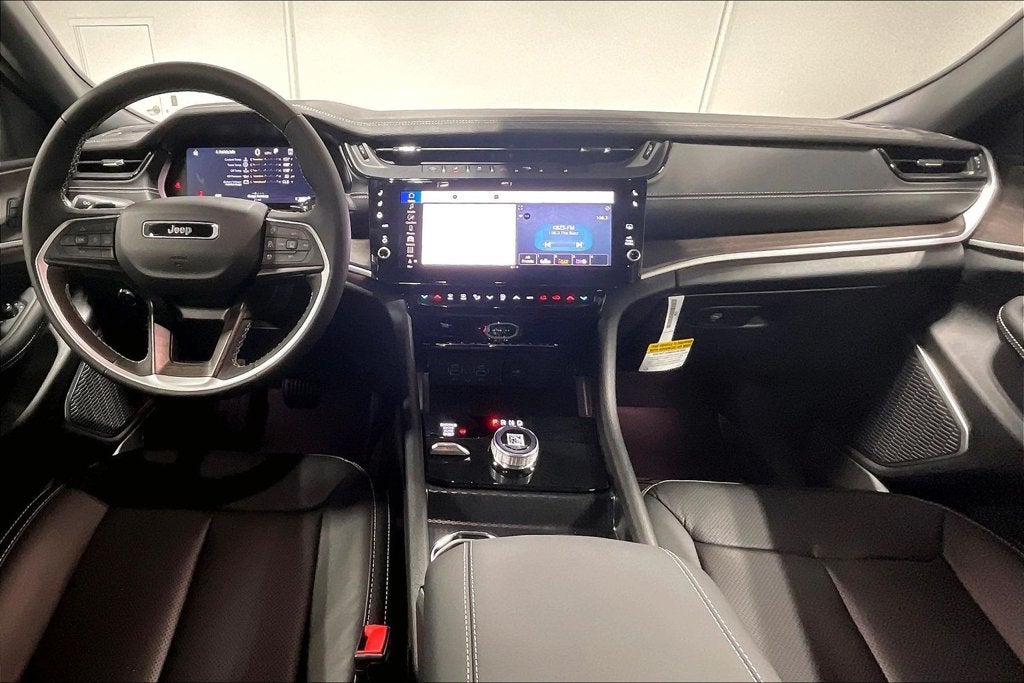 2027 Jeep Grand Cherokee GRAND CHEROKEE LIMITED RESERVE 4X4
