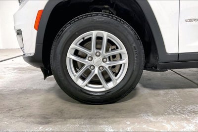 2023 Jeep Grand Cherokee L Laredo 4x2