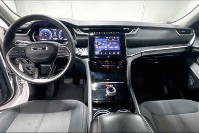 2023 Jeep Grand Cherokee L Laredo 4x2