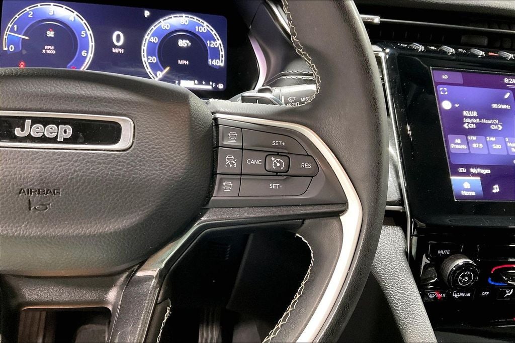 2023 Jeep Grand Cherokee L Laredo 4x2