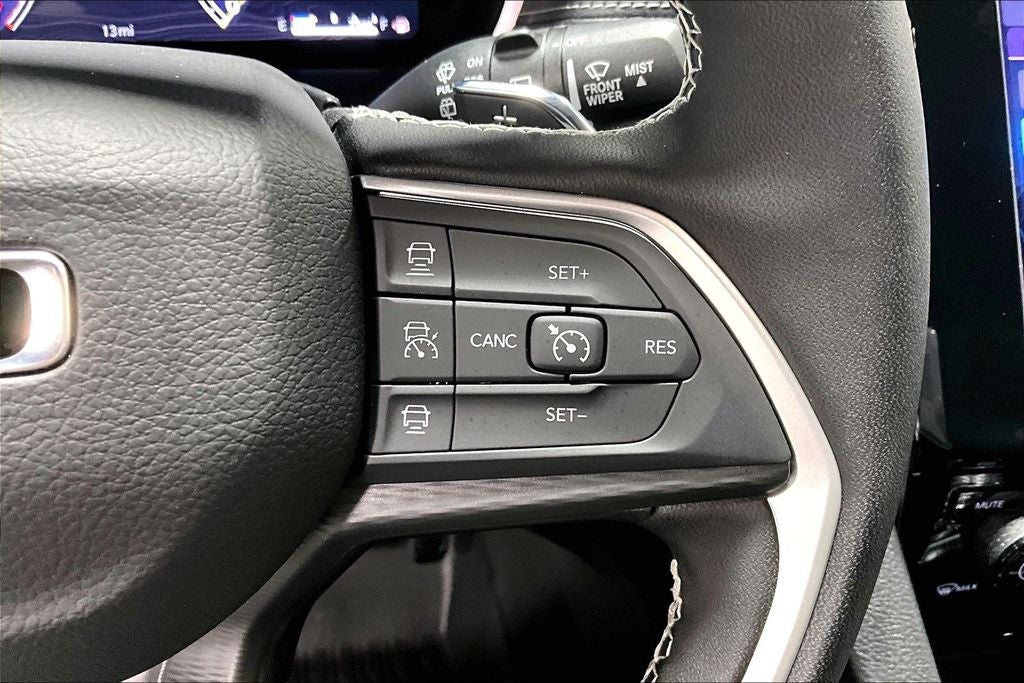 2026 Jeep Grand Cherokee GRAND CHEROKEE L LAREDO X 4X2