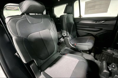 2026 Jeep Grand Cherokee GRAND CHEROKEE L LAREDO X 4X2