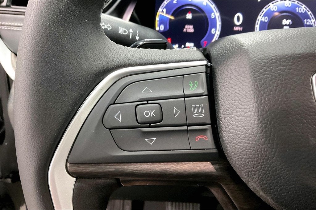 2027 Jeep Grand Cherokee GRAND CHEROKEE L LAREDO ALTITUDE 4X2